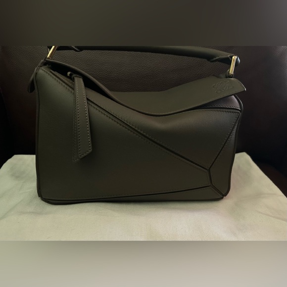 Loewe Puzzle - Small Dark Khaki Green - Picture 8 of 14